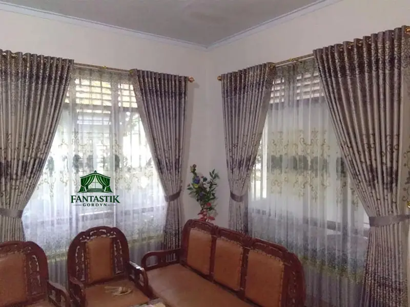 Interior ruang tamu dengan gorden minimalis dari toko gorden murah di Yogyakarta Kota